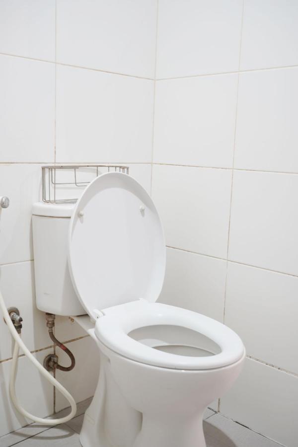 Urooms Tanah Abang Jakarta Exterior foto